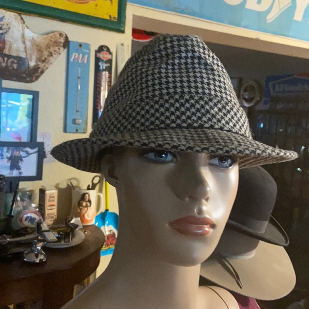Vintage dobbs fedora hat